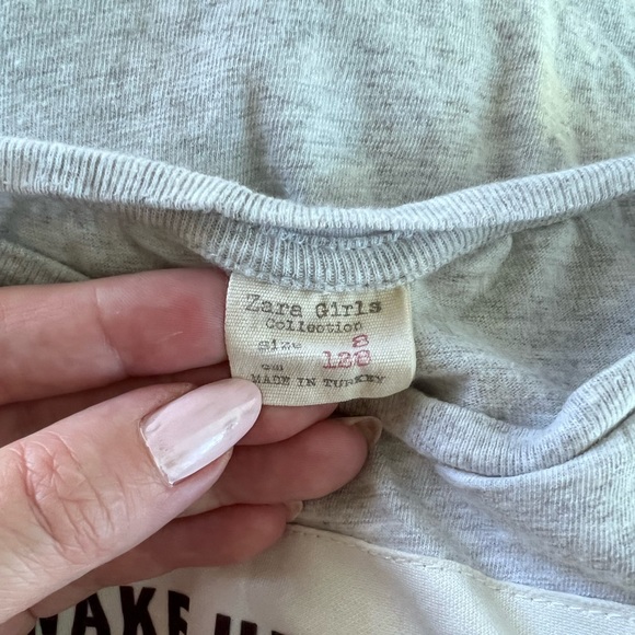 Graphics Zara gray t-shirt. Small girl size 8 - Picture 5 of 5